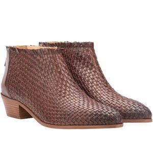 Vintage Foundry Delmira Boots Size 6 NWT